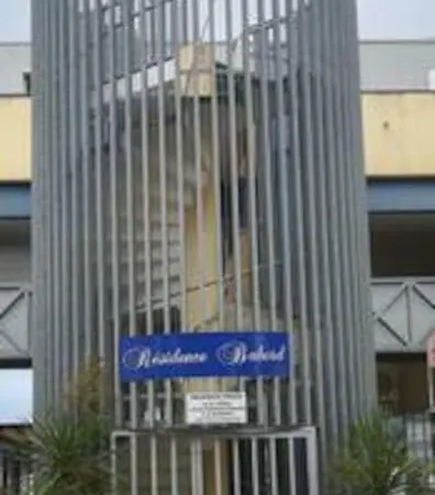 Et Port *